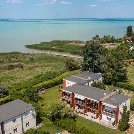 Balatonic Apartman Zamardi Bagian luar foto