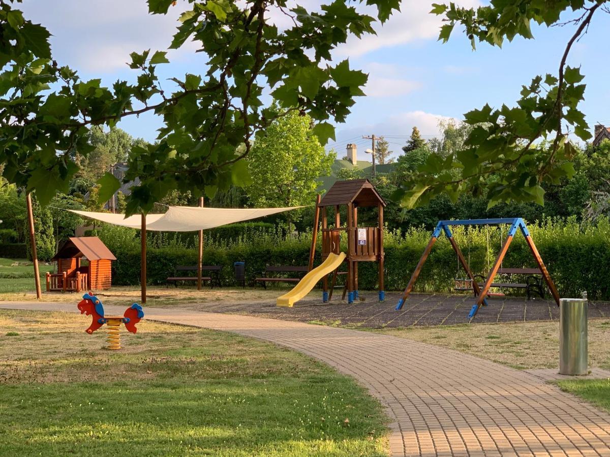 Balatonic Apartman Zamardi Bagian luar foto
