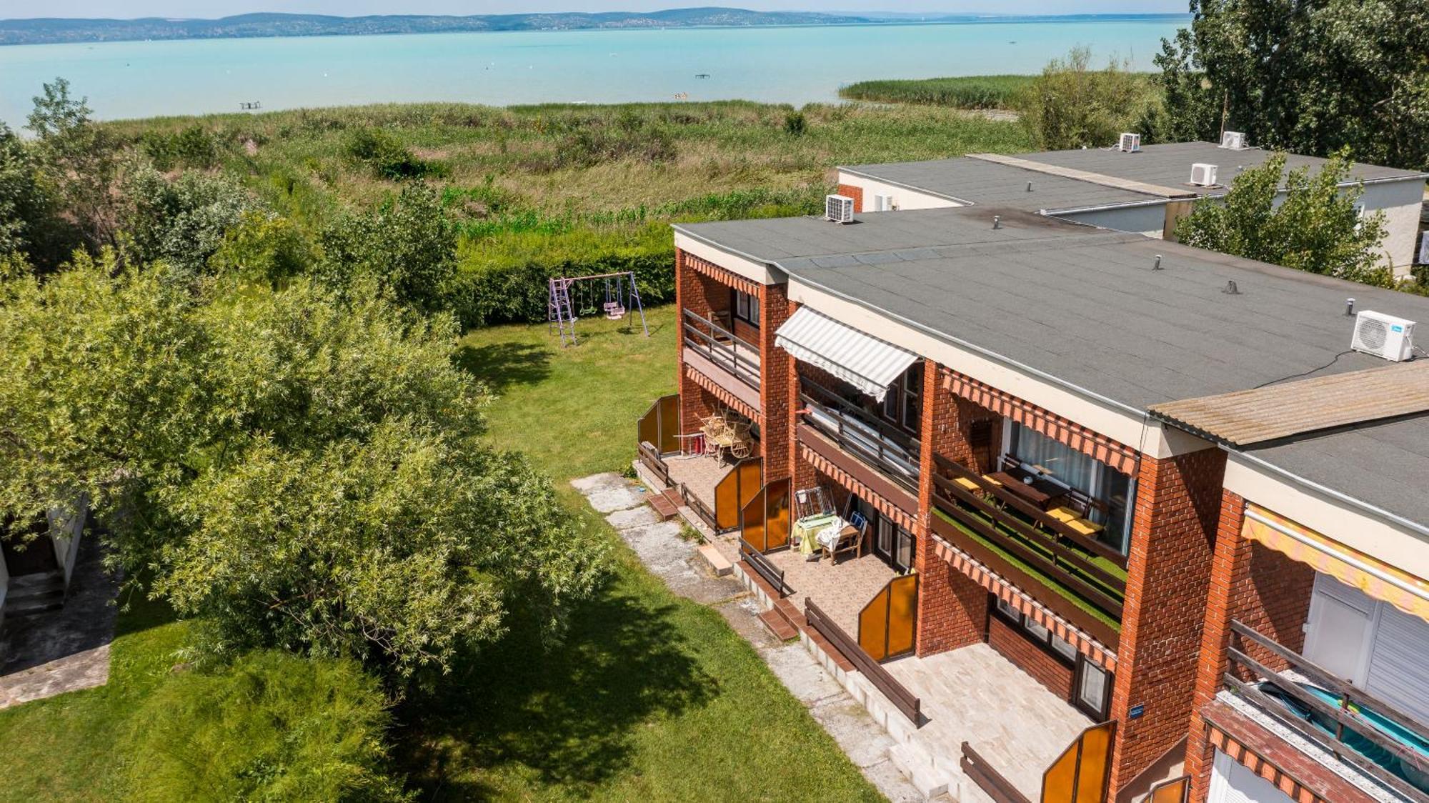 Balatonic Apartman Zamardi Bagian luar foto